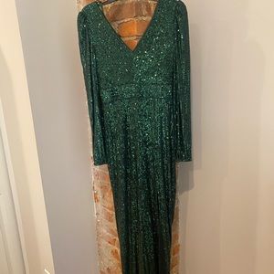 Avery emerald green sequin gown